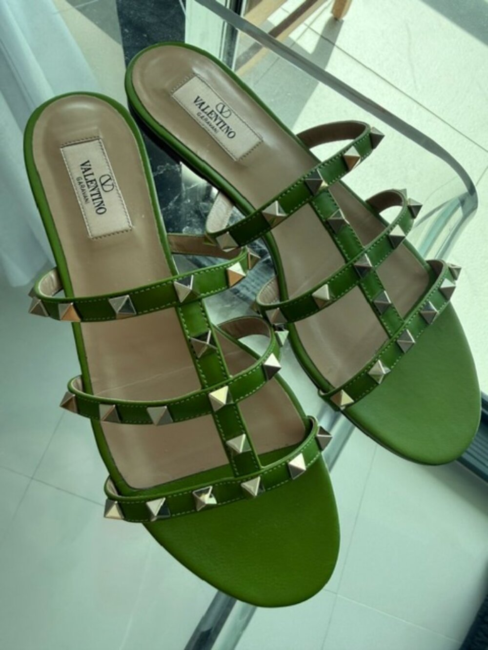 Brand New Valentino Green Rockstud Caged Leather Sandal 38.5